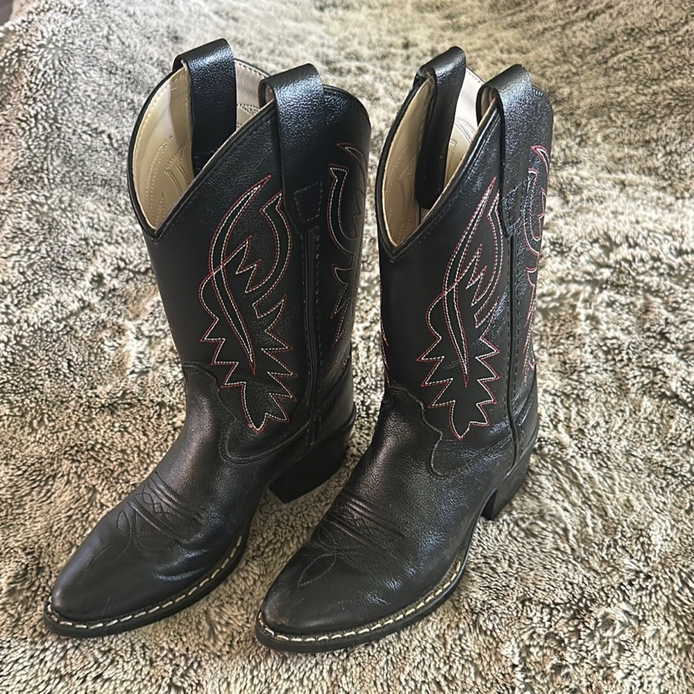 Kids Cody James Black Western Cowboy Boots with Red Stitching
